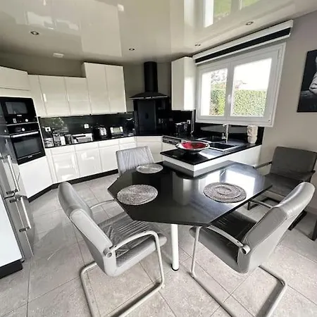 Grande Maison Au Calme Ferienhaus *